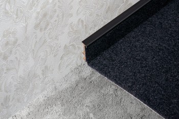 Плинтус для ковролина Korner Listwa черный арт. 109 Плинтус для ковролина Korner Listwa черный арт. 109