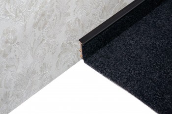 Плинтус для ковролина Korner Listwa черный арт. 109 Плинтус для ковролина Korner Listwa черный арт. 109
